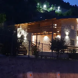 Grandpa's House Hotel Shkodër