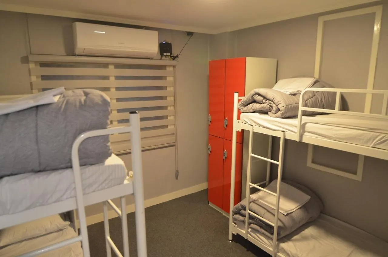 Kimchee Haeundae Guesthouse Busan 2*,